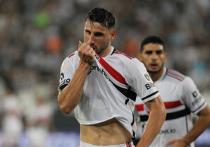 Foto de Calleri para ilustrar o atacante do São Paulo que recebebu homenagem de torcedor do Tricolor