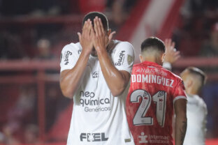 Murillo lamenta gol perdido em empate do Corinthians contra o Argentinos Juniors